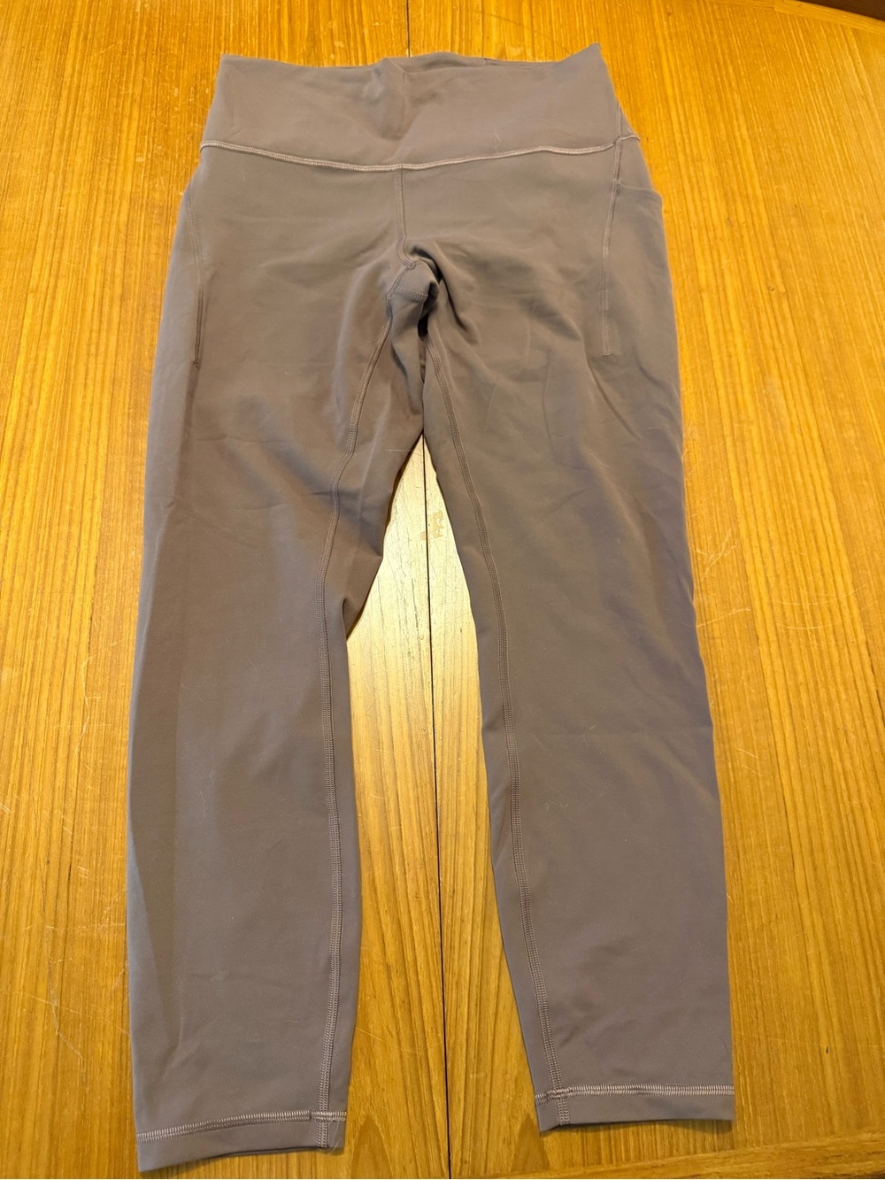 Women’s 3/4 leggings - Lululemon Align leggings w/pockets
